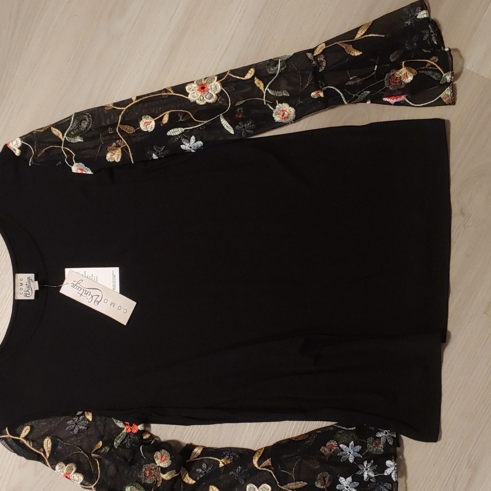 Comp Vintage floral sleeve Petite Small Top